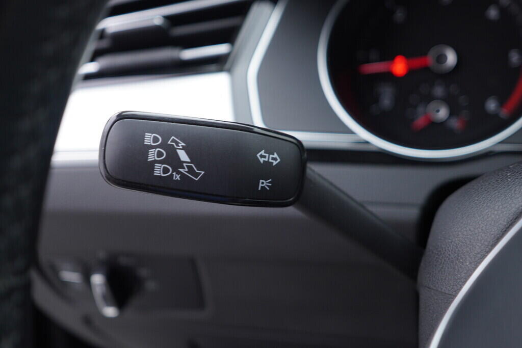 OV190V09026_24.webp_PASSAT Highline 2.0 TDI 110 kW automat