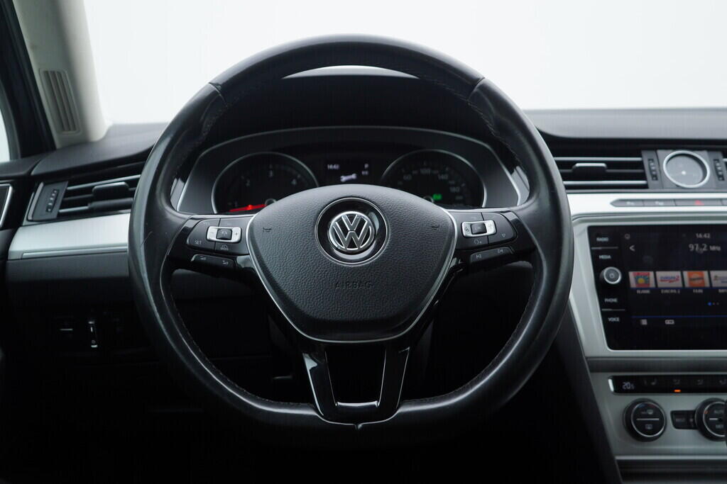 OV190V09026_30.webp_PASSAT Highline 2.0 TDI 110 kW automat