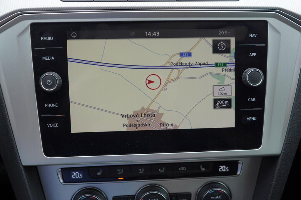 OV190V09026_33.webp_PASSAT Highline 2.0 TDI 110 kW automat