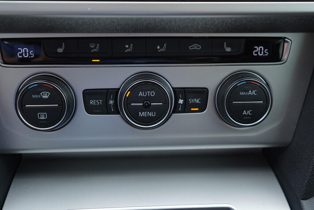 OV190V09026_37.webp_PASSAT Highline 2.0 TDI 110 kW automat