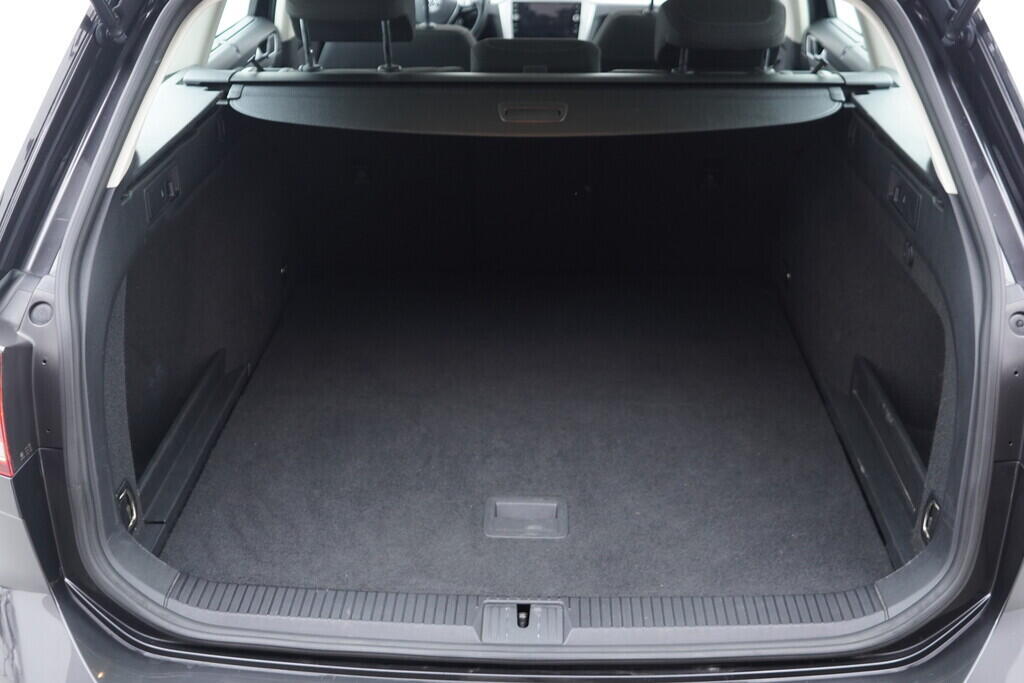 OV190V09026_42.webp_PASSAT Highline 2.0 TDI 110 kW automat