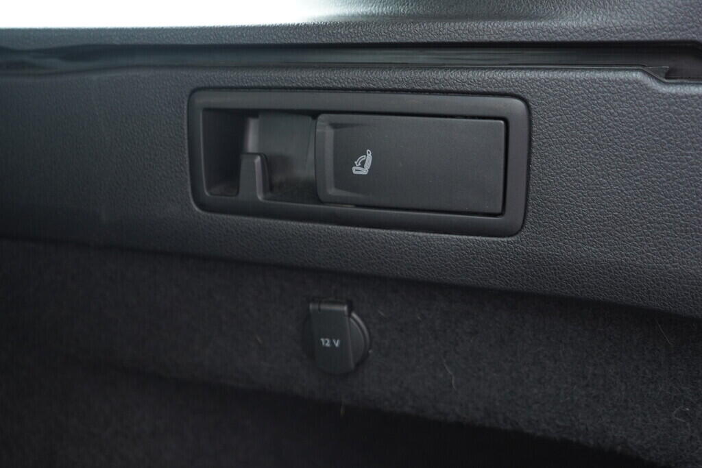 OV190V09026_44.webp_PASSAT Highline 2.0 TDI 110 kW automat
