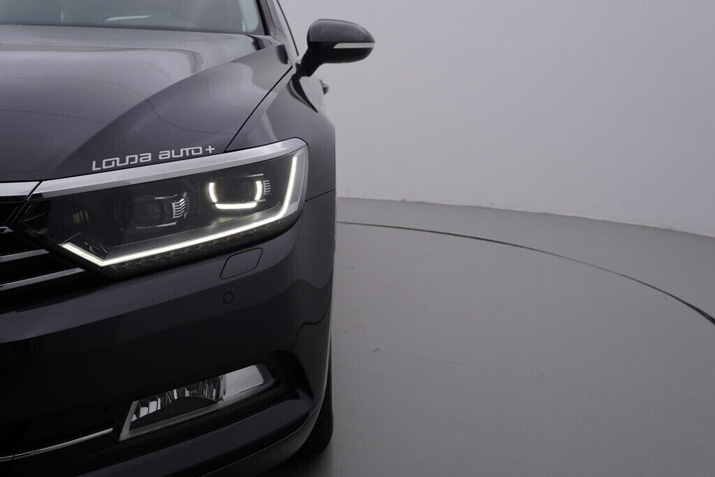 OV190V09026_46.webp_PASSAT Highline 2.0 TDI 110 kW automat