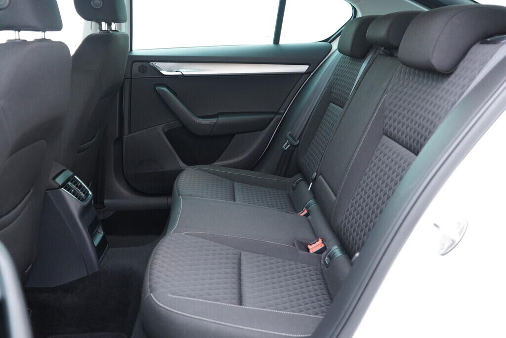 OV190V09029_37.webp_OCTAVIA Drive 1.4 TSI 110 kW automat