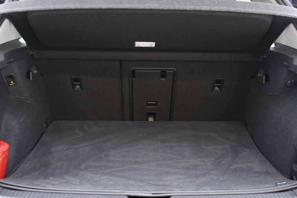 OV190V09031_36.webp_GOLF Style  eTSI 1.5 TSI 110 kW automat