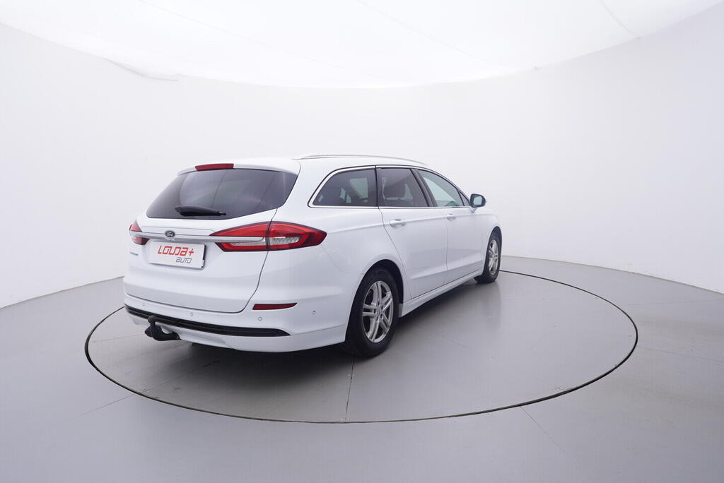 OV190V09032_14.webp_MONDEO Titanium 2.0  110 kW manuál