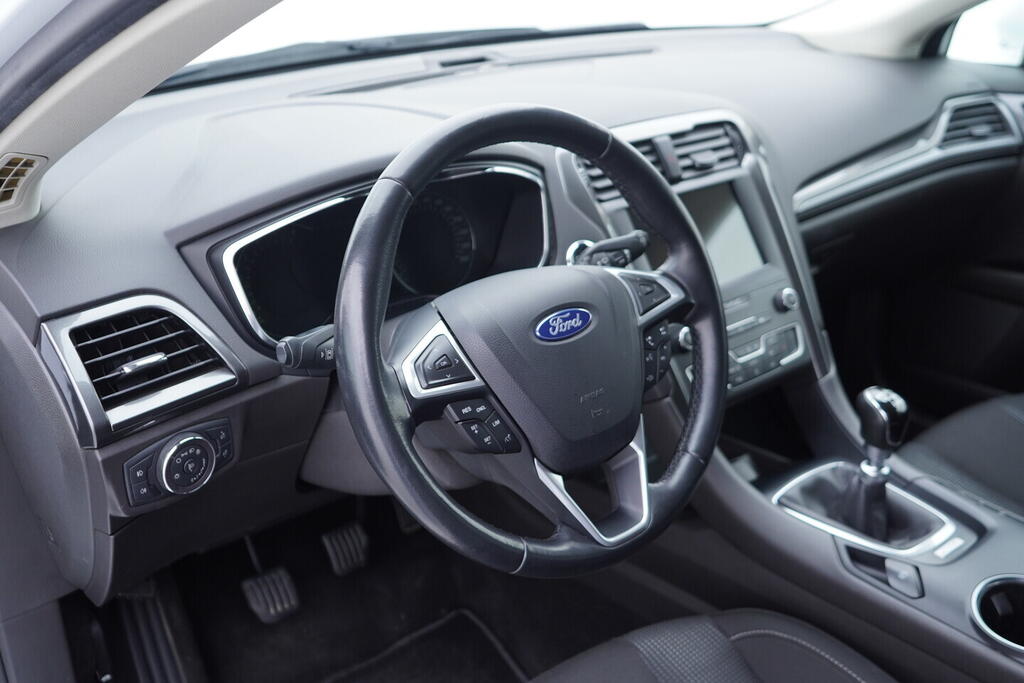 OV190V09032_21.webp_MONDEO Titanium 2.0  110 kW manuál