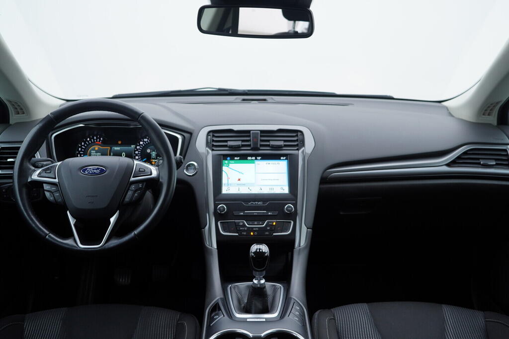 OV190V09032_25.webp_MONDEO Titanium 2.0  110 kW manuál