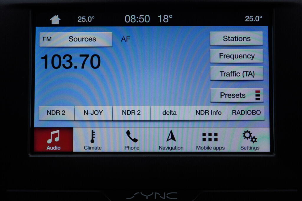 OV190V09032_28.webp_MONDEO Titanium 2.0  110 kW manuál