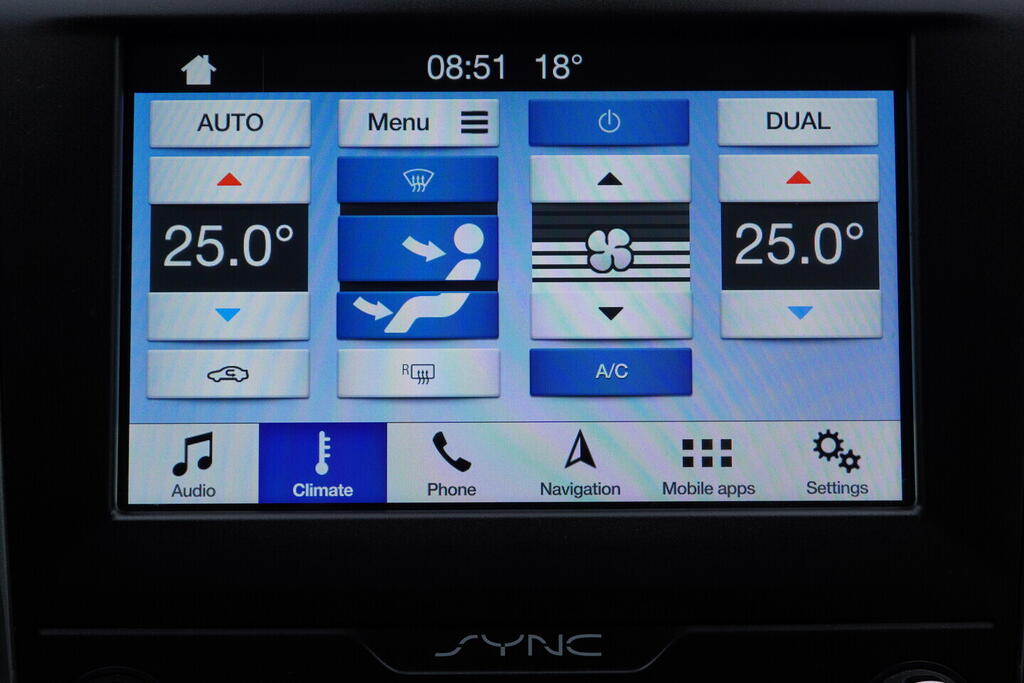 OV190V09032_29.webp_MONDEO Titanium 2.0  110 kW manuál