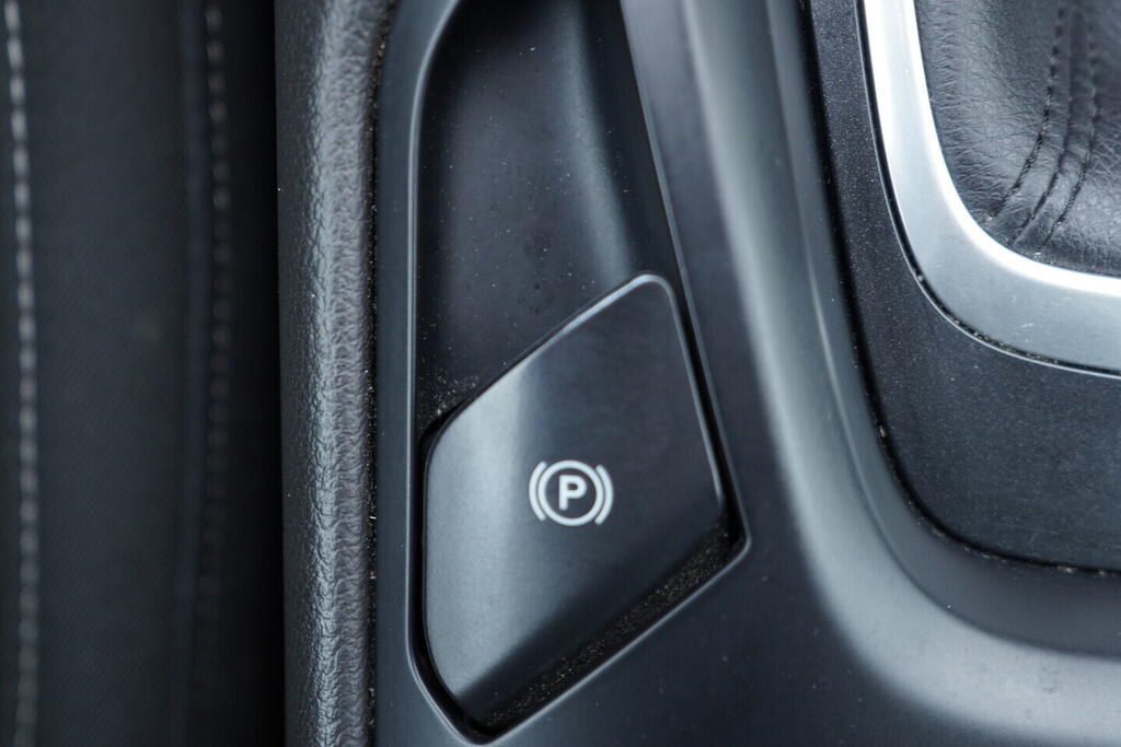 OV190V09032_33.webp_MONDEO Titanium 2.0  110 kW manuál