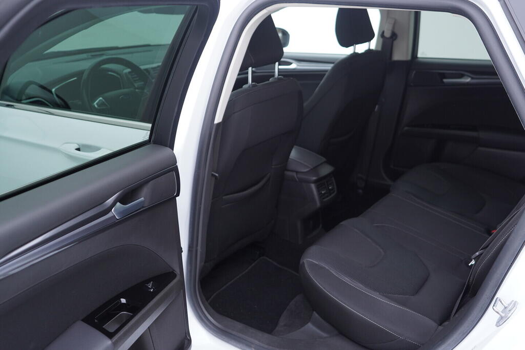 OV190V09032_34.webp_MONDEO Titanium 2.0  110 kW manuál