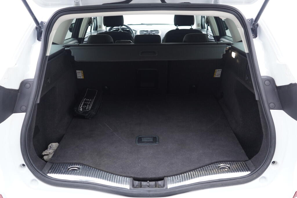 OV190V09032_37.webp_MONDEO Titanium 2.0  110 kW manuál