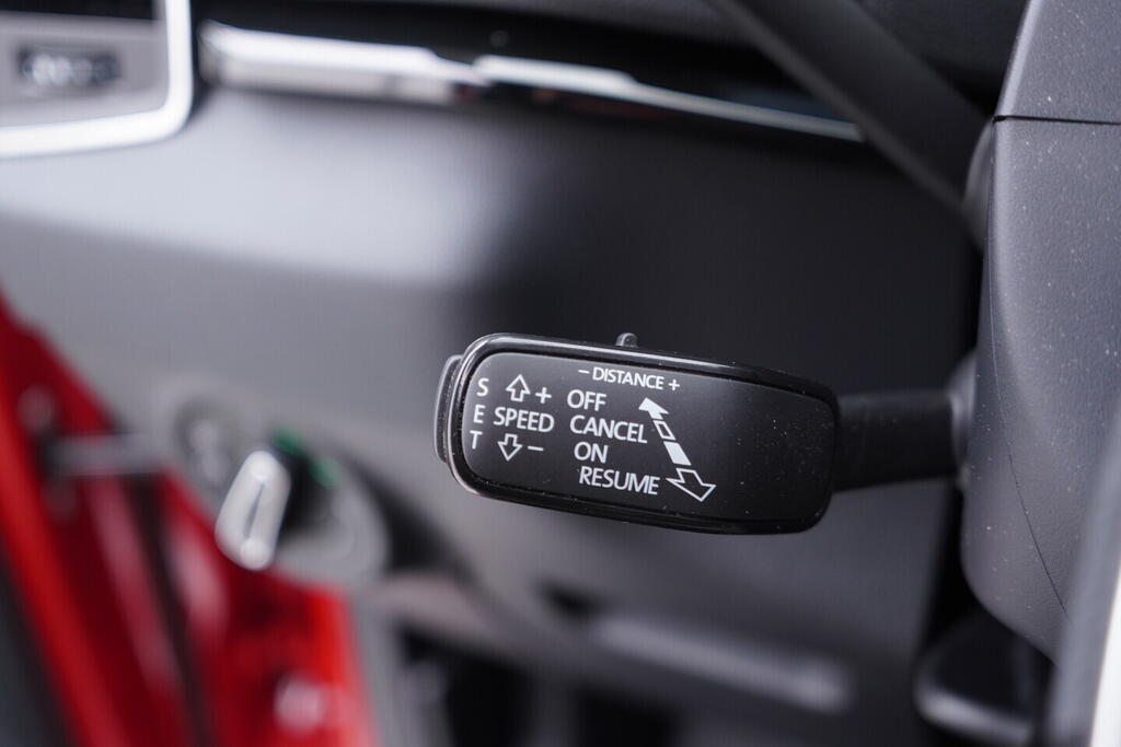 OV190V09034_25.webp_KAROQ Selection 1.5 TSI 110 kW automat, DPH