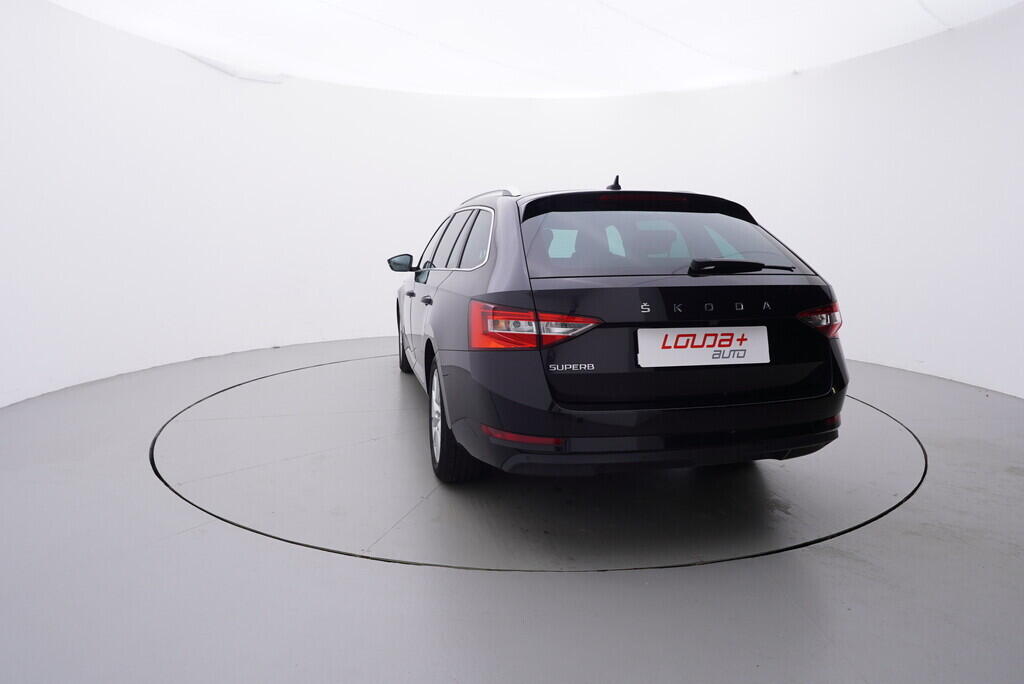 OV190V09036_13.webp_SUPERB Style Plus 2.0 TDI 110 kW automat