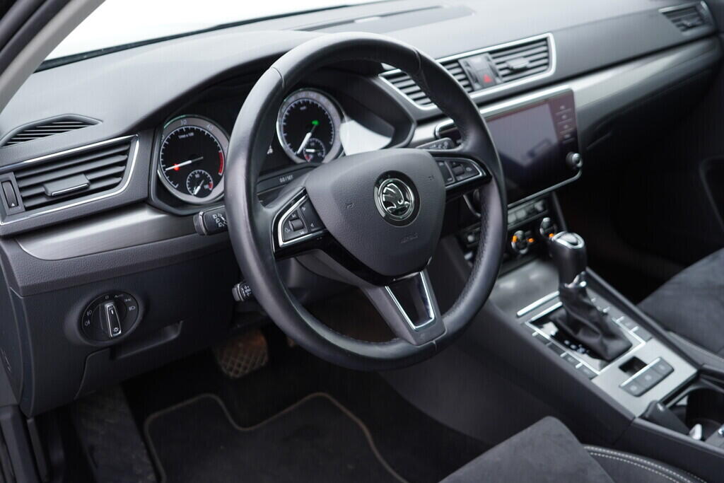 OV190V09036_22.webp_SUPERB Style Plus 2.0 TDI 110 kW automat