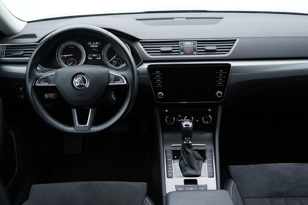 OV190V09036_29.webp_SUPERB Style Plus 2.0 TDI 110 kW automat