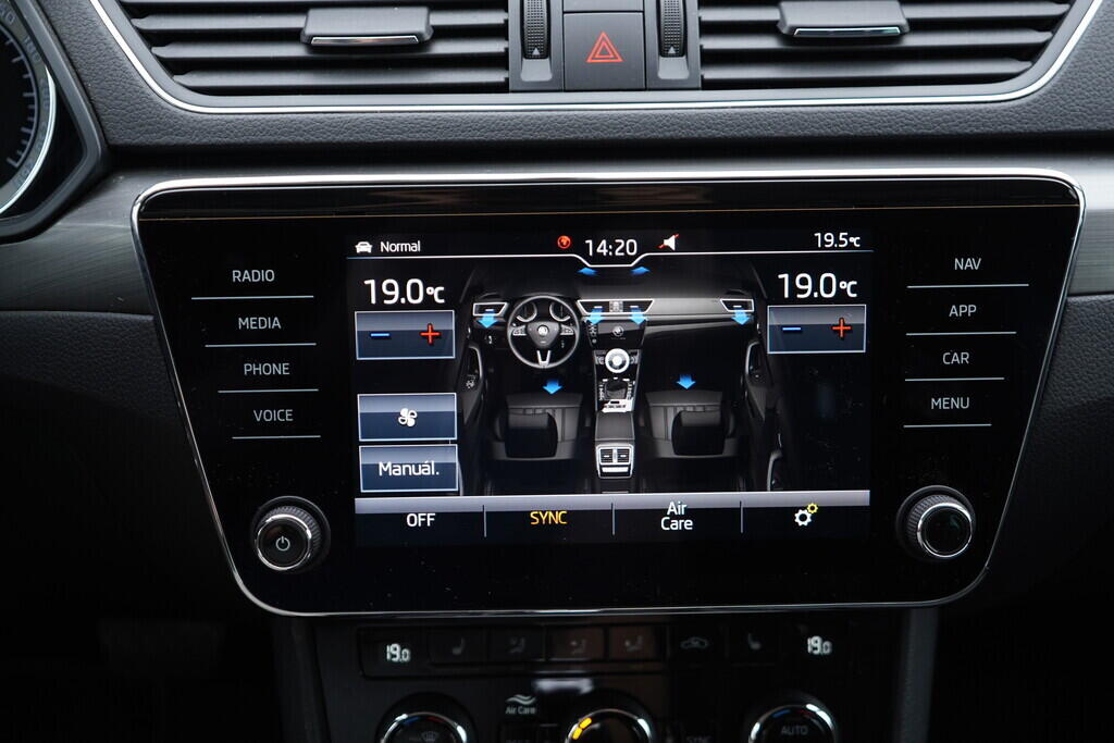 OV190V09036_38.webp_SUPERB Style Plus 2.0 TDI 110 kW automat