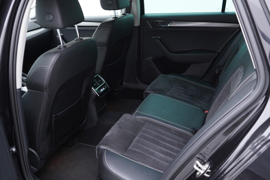 OV190V09036_41.webp_SUPERB Style Plus 2.0 TDI 110 kW automat