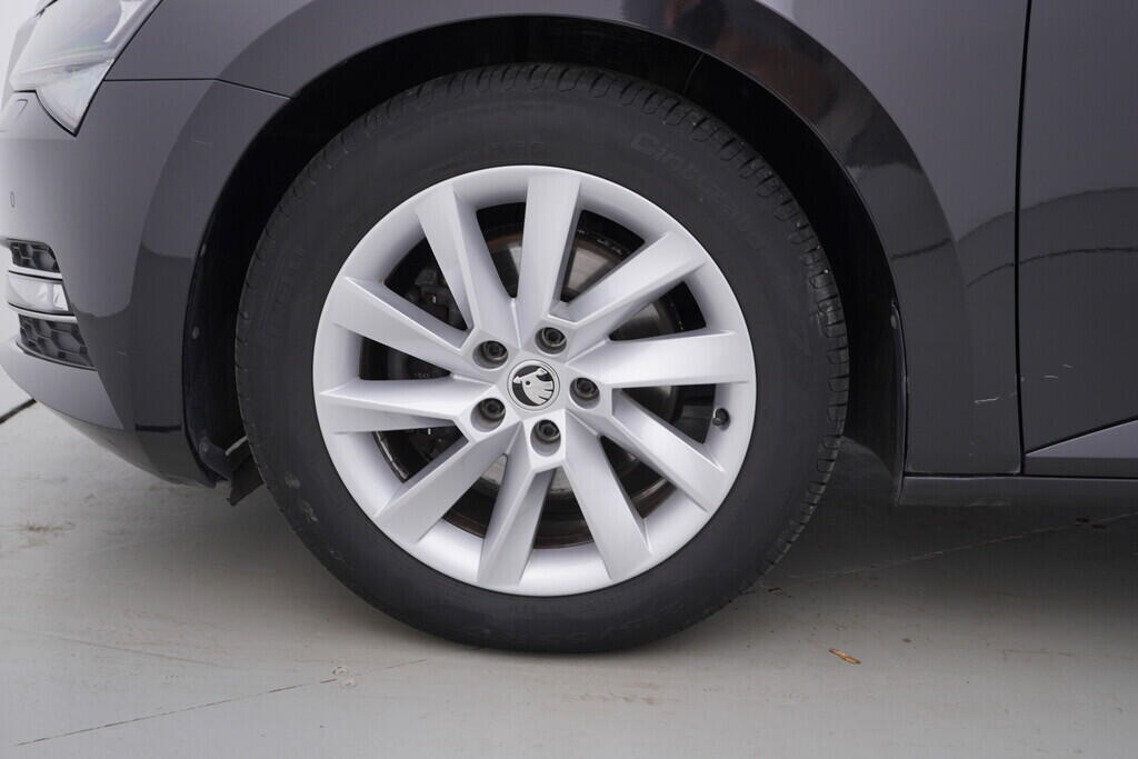 OV190V09036_49.webp_SUPERB Style Plus 2.0 TDI 110 kW automat