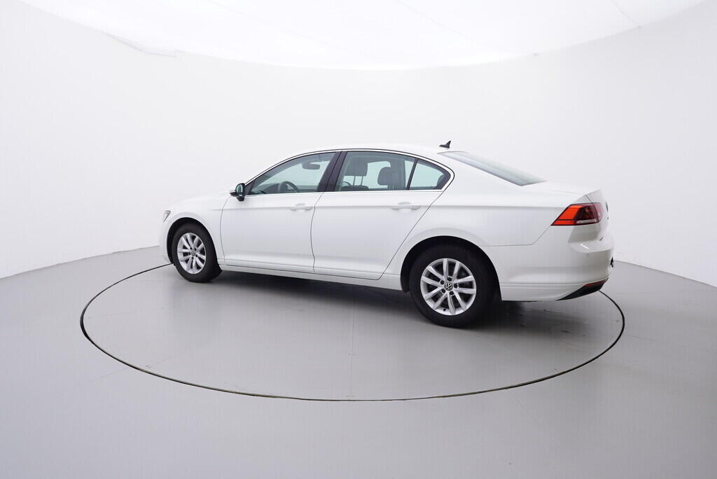 OV190V09040_12.webp_PASSAT Business 1.5 TSI 110 kW manuál, DPH