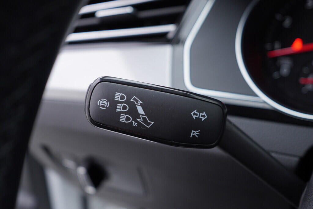 OV190V09040_25.webp_PASSAT Business 1.5 TSI 110 kW manuál, DPH