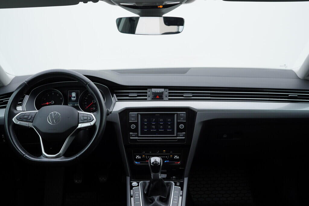 OV190V09040_27.webp_PASSAT Business 1.5 TSI 110 kW manuál, DPH