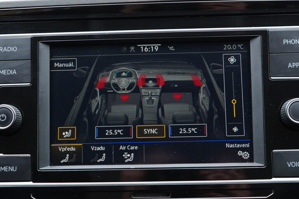 OV190V09040_32.webp_PASSAT Business 1.5 TSI 110 kW manuál, DPH