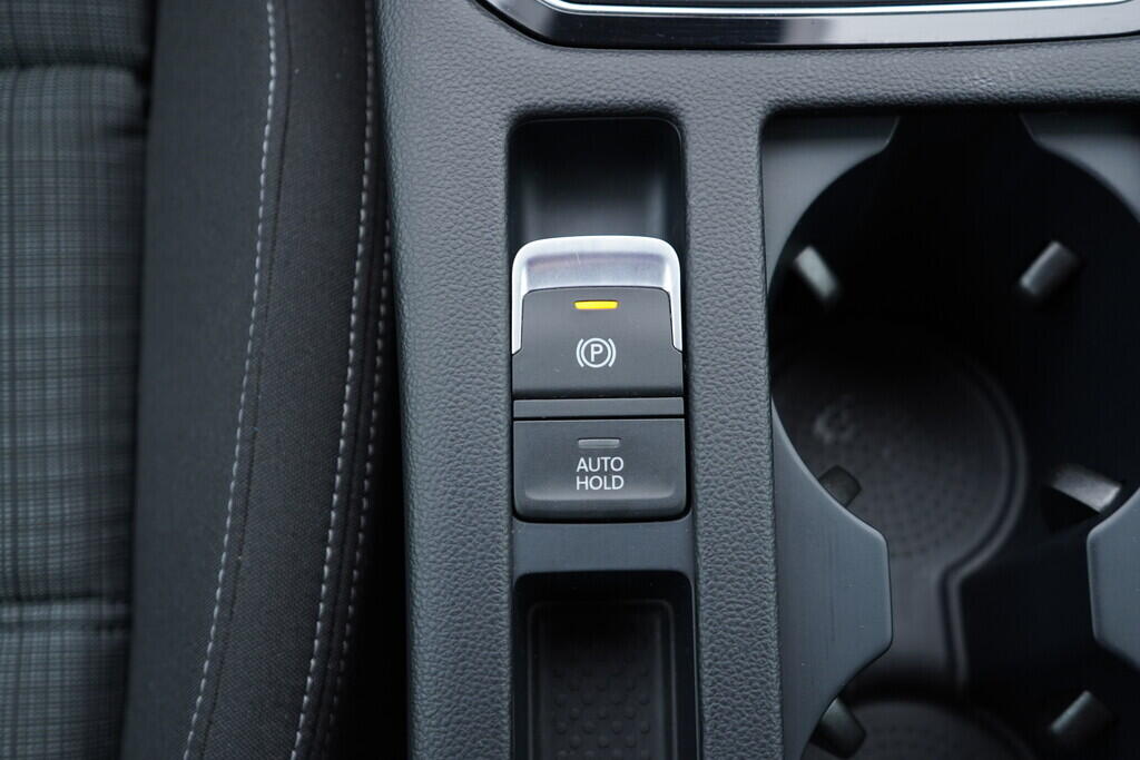 OV190V09040_36.webp_PASSAT Business 1.5 TSI 110 kW manuál, DPH
