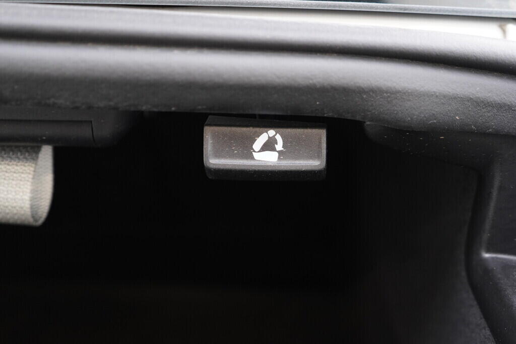 OV190V09040_41.webp_PASSAT Business 1.5 TSI 110 kW manuál, DPH