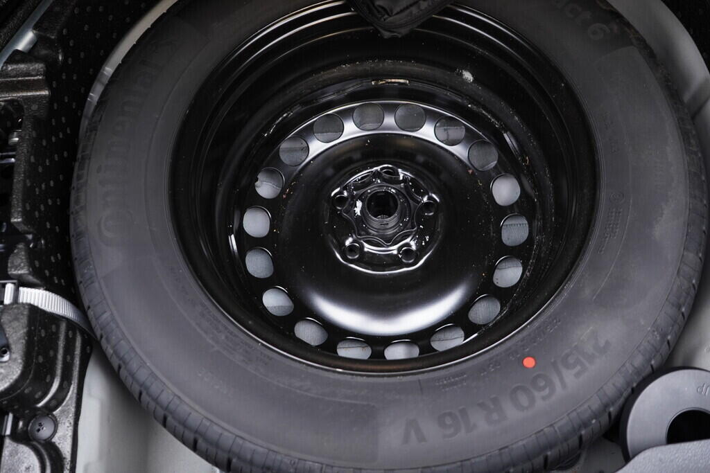 OV190V09040_42.webp_PASSAT Business 1.5 TSI 110 kW manuál, DPH