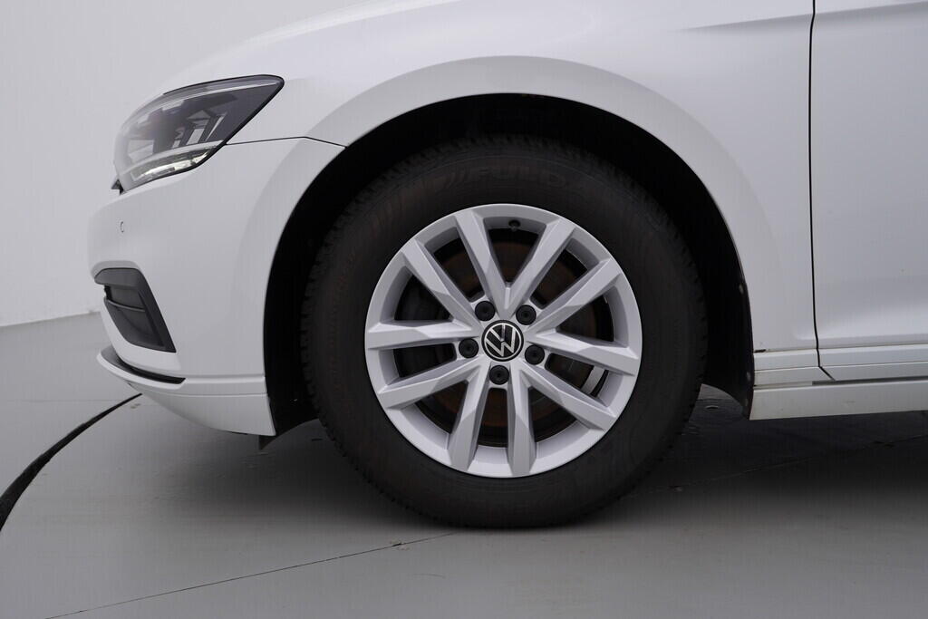 OV190V09040_43.webp_PASSAT Business 1.5 TSI 110 kW manuál, DPH