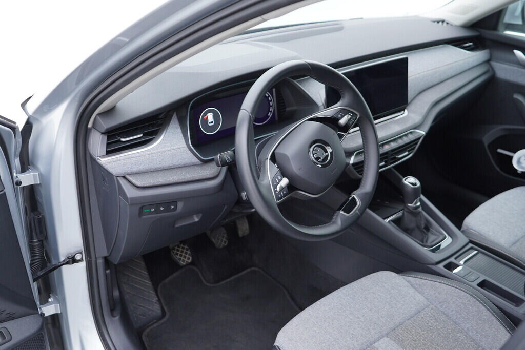 OV190V09043_20.webp_OCTAVIA Top Selection 1.5 TSI 110 kW manuál, DPH