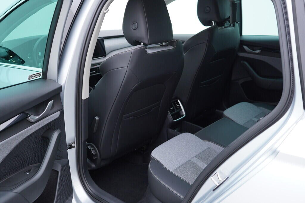 OV190V09043_33.webp_OCTAVIA Top Selection 1.5 TSI 110 kW manuál, DPH