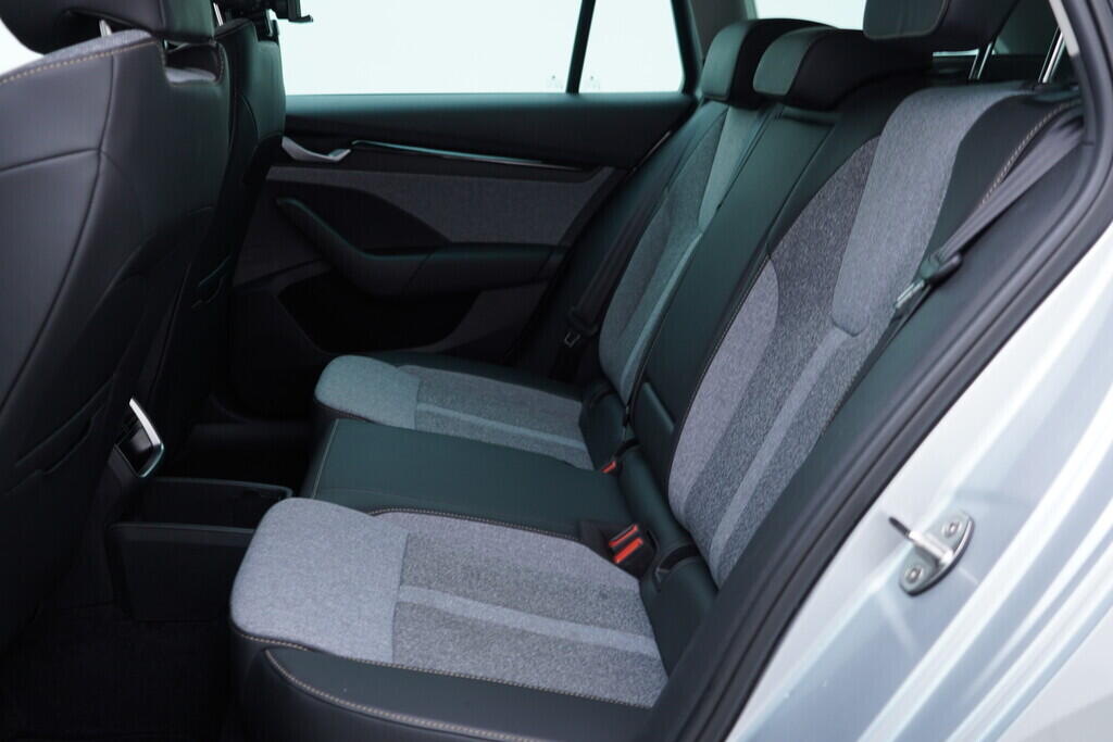OV190V09043_35.webp_OCTAVIA Top Selection 1.5 TSI 110 kW manuál, DPH