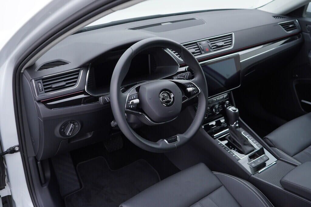 OV190V09047_23.webp_SUPERB L&K 1.4 TSI 1 kW automat, DPH