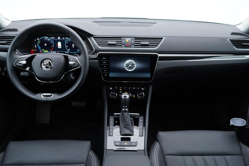 OV190V09047_28.webp_SUPERB L&K 1.4 TSI 1 kW automat, DPH