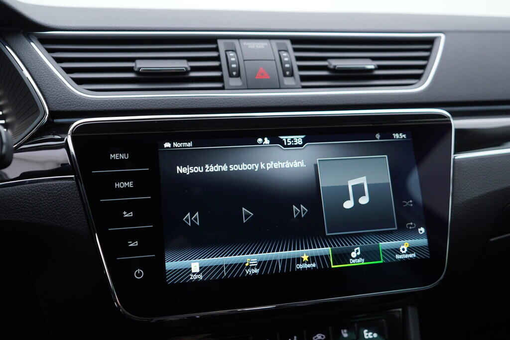 OV190V09047_32.webp_SUPERB L&K 1.4 TSI 1 kW automat, DPH