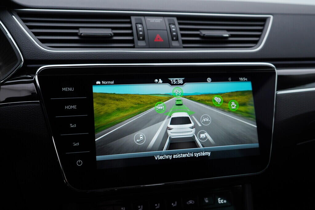 OV190V09047_34.webp_SUPERB L&K 1.4 TSI 1 kW automat, DPH