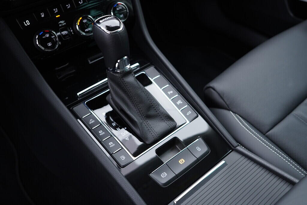 OV190V09047_36.webp_SUPERB L&K 1.4 TSI 1 kW automat, DPH