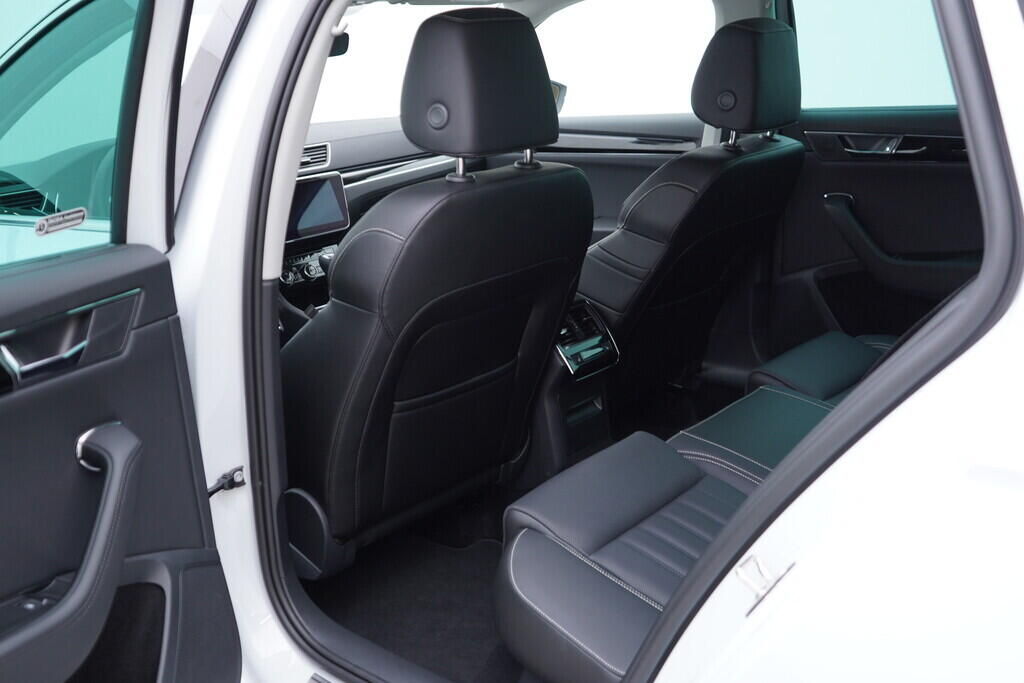 OV190V09047_37.webp_SUPERB L&K 1.4 TSI 1 kW automat, DPH