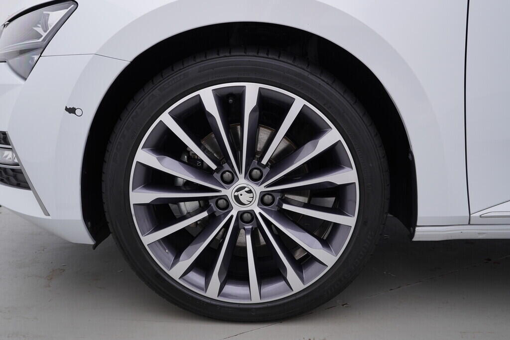 OV190V09047_44.webp_SUPERB L&K 1.4 TSI 1 kW automat, DPH