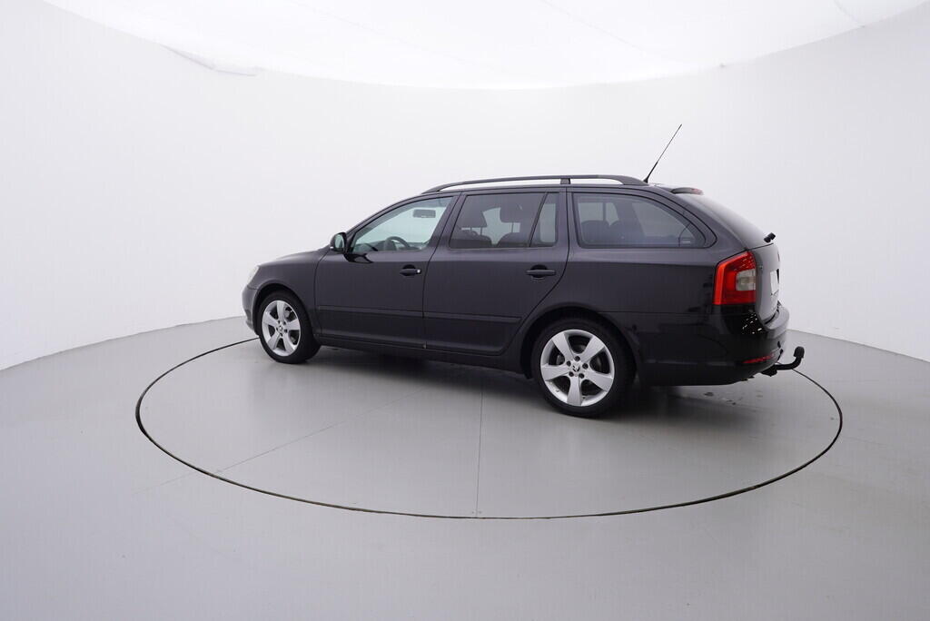 OV190V09049_12.webp_OCTAVIA Ambiente 2.0 TDI 103 kW manuál