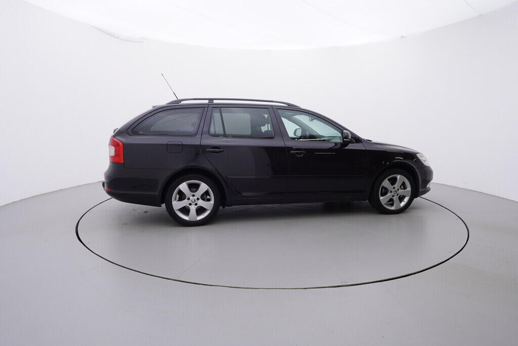 OV190V09049_15.webp_OCTAVIA Ambiente 2.0 TDI 103 kW manuál