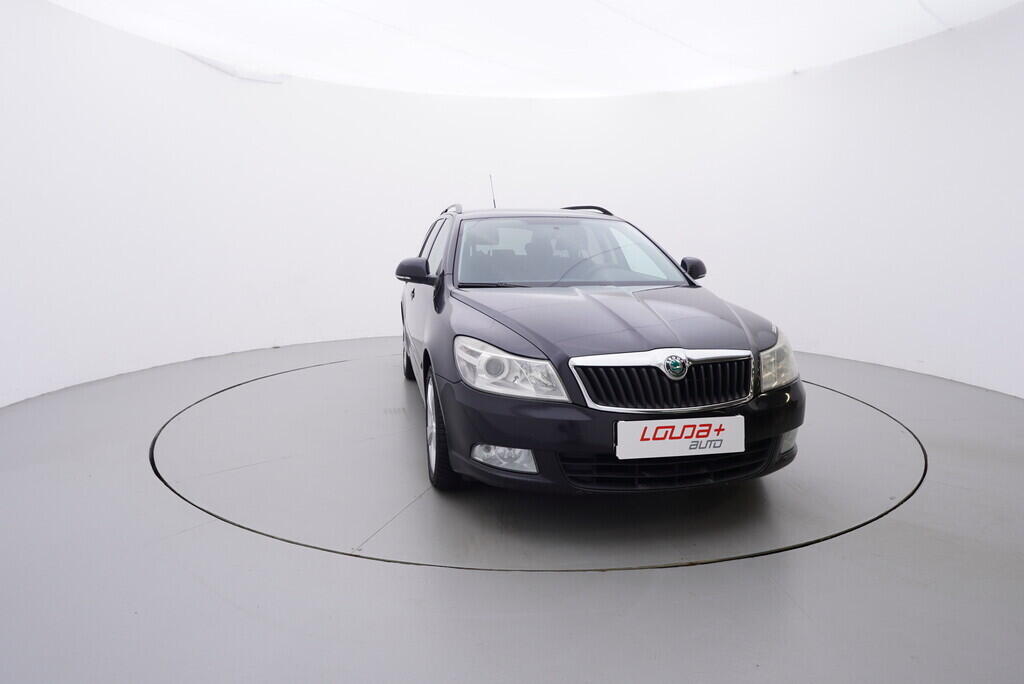 OV190V09049_17.webp_OCTAVIA Ambiente 2.0 TDI 103 kW manuál