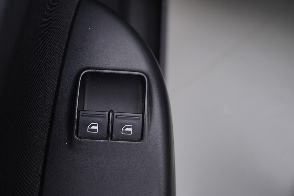 OV190V09049_20.webp_OCTAVIA Ambiente 2.0 TDI 103 kW manuál