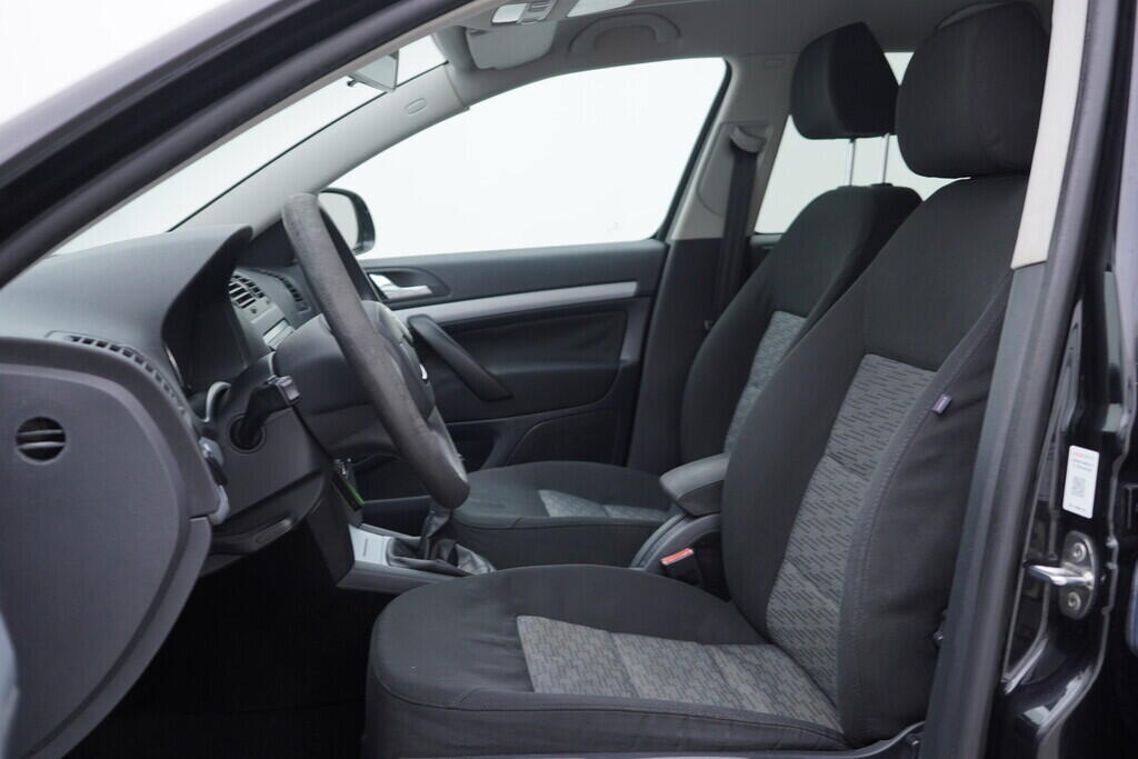 OV190V09049_23.webp_OCTAVIA Ambiente 2.0 TDI 103 kW manuál