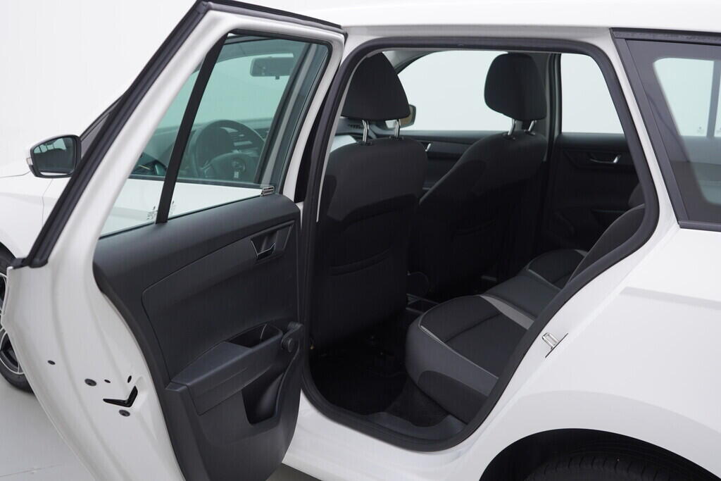 OV190V09054_32.webp_FABIA Ambition 1.0 TSI 81 kW manuál