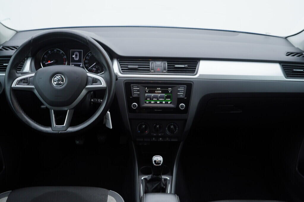 OV190V09056_25.webp_RAPID SPACEBACK Ambition 1.2 TSI 81 kW manuál