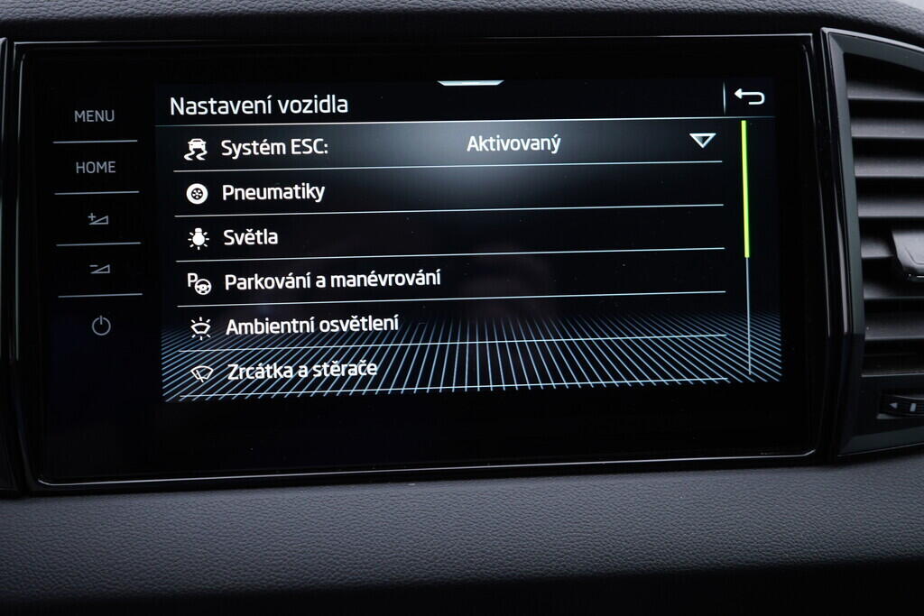 OV190V09067_36.webp_KAROQ SportLine 2.0 TSI 140 kW automat, DPH